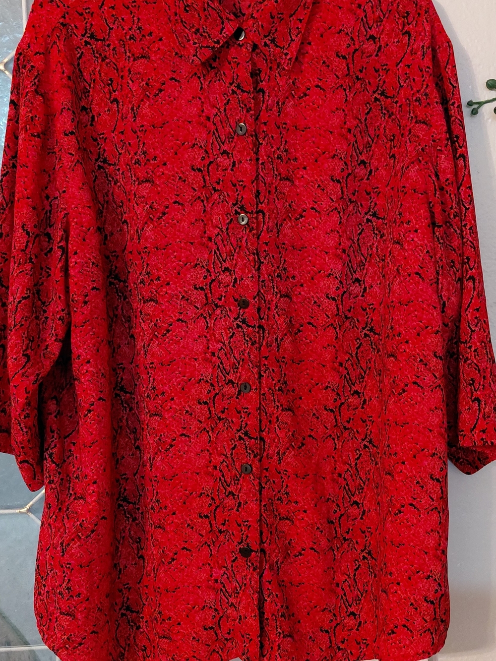 Liz Claiborne Red and Black Patterned Lightweight Shirt Jacket